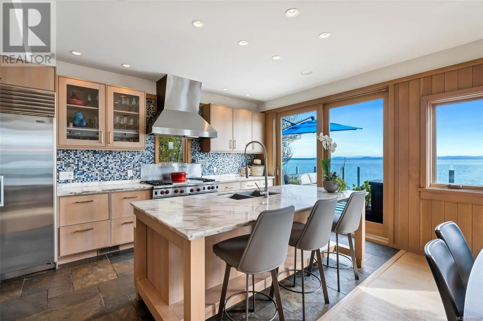 5073 Cordova Bay Rd