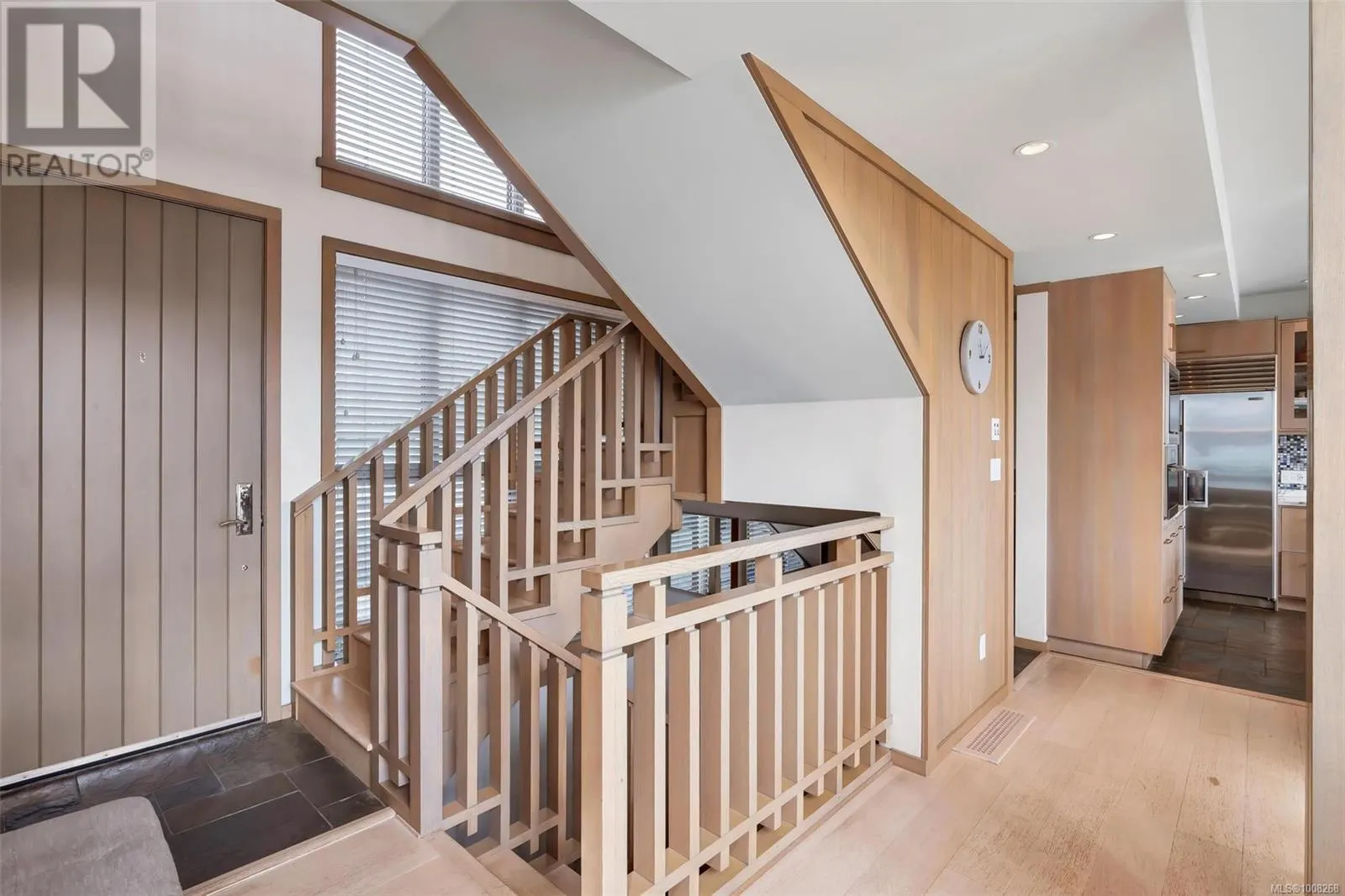 5073 Cordova Bay Rd