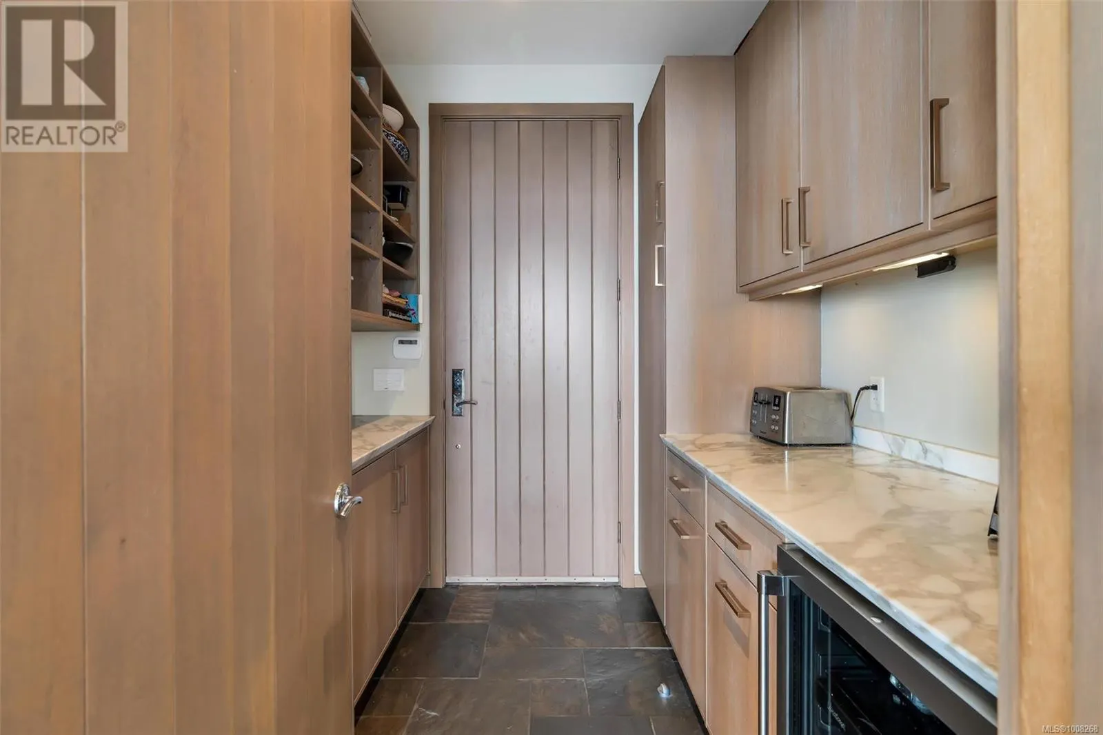 5073 Cordova Bay Rd