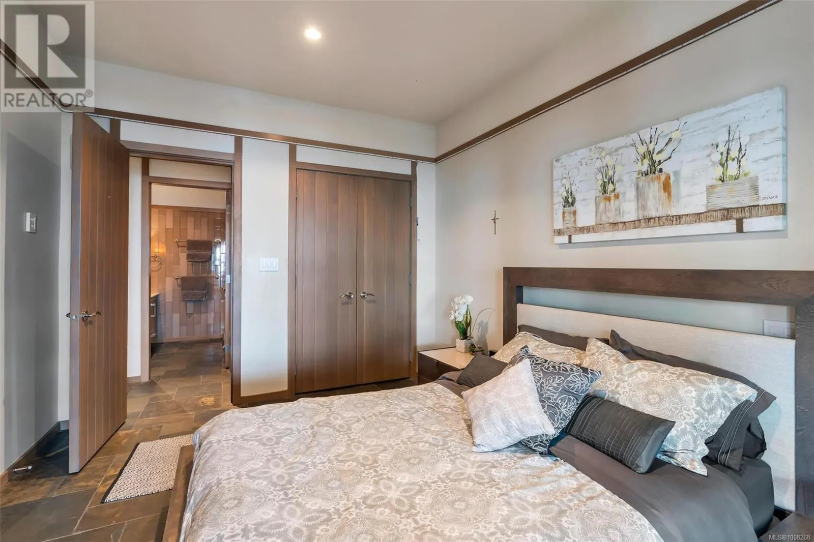 5073 Cordova Bay Rd