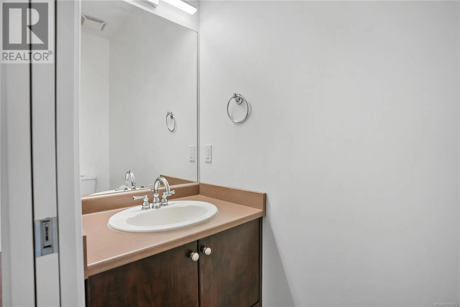 933 Thrush Pl