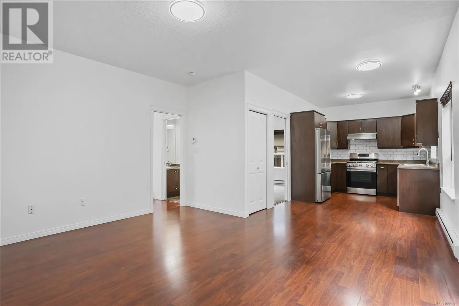 933 Thrush Pl