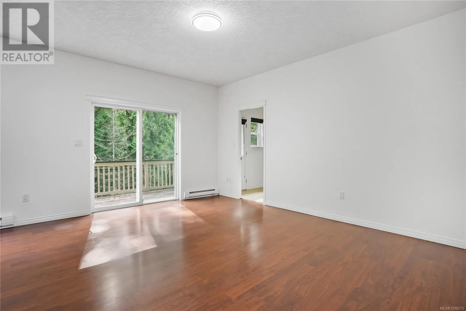 933 Thrush Pl