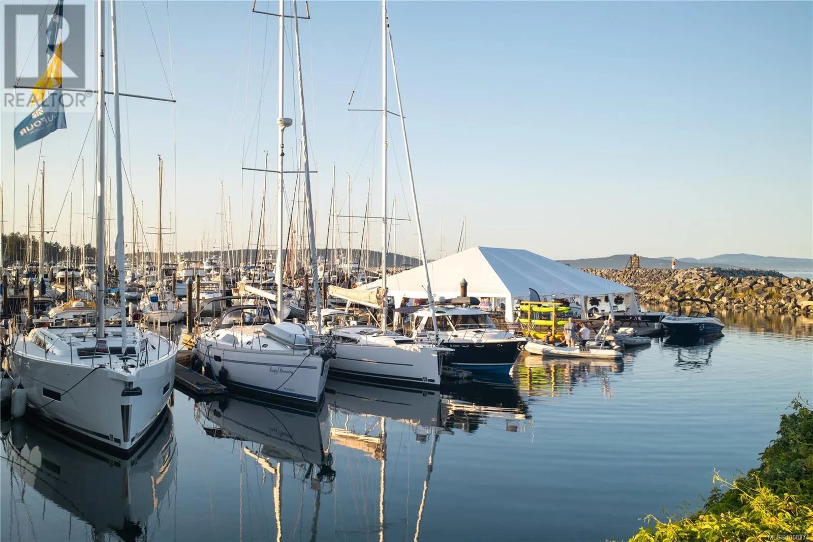 201 9809 SEAPORT Pl
