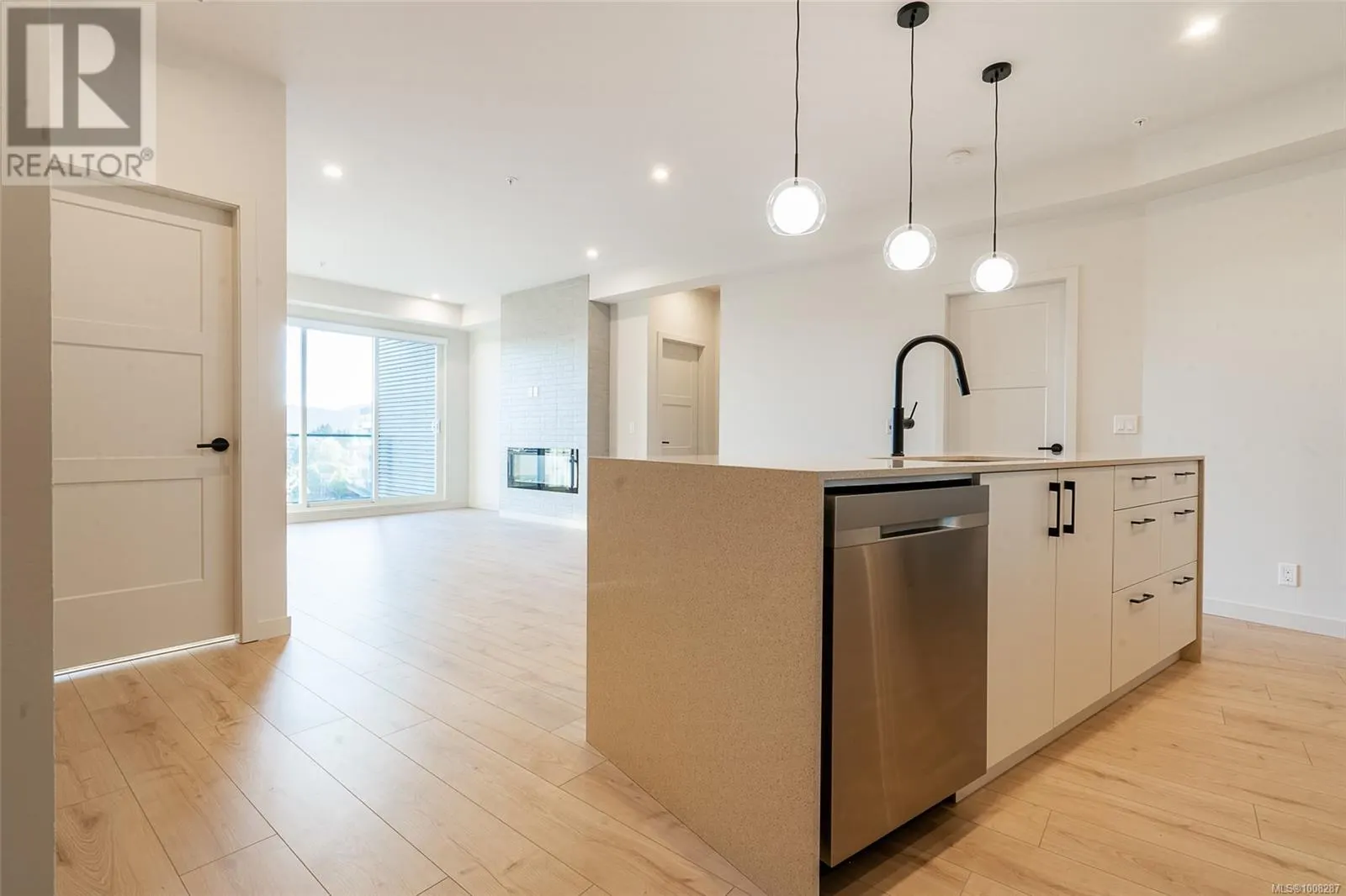 510 958 Pharoah Mews
