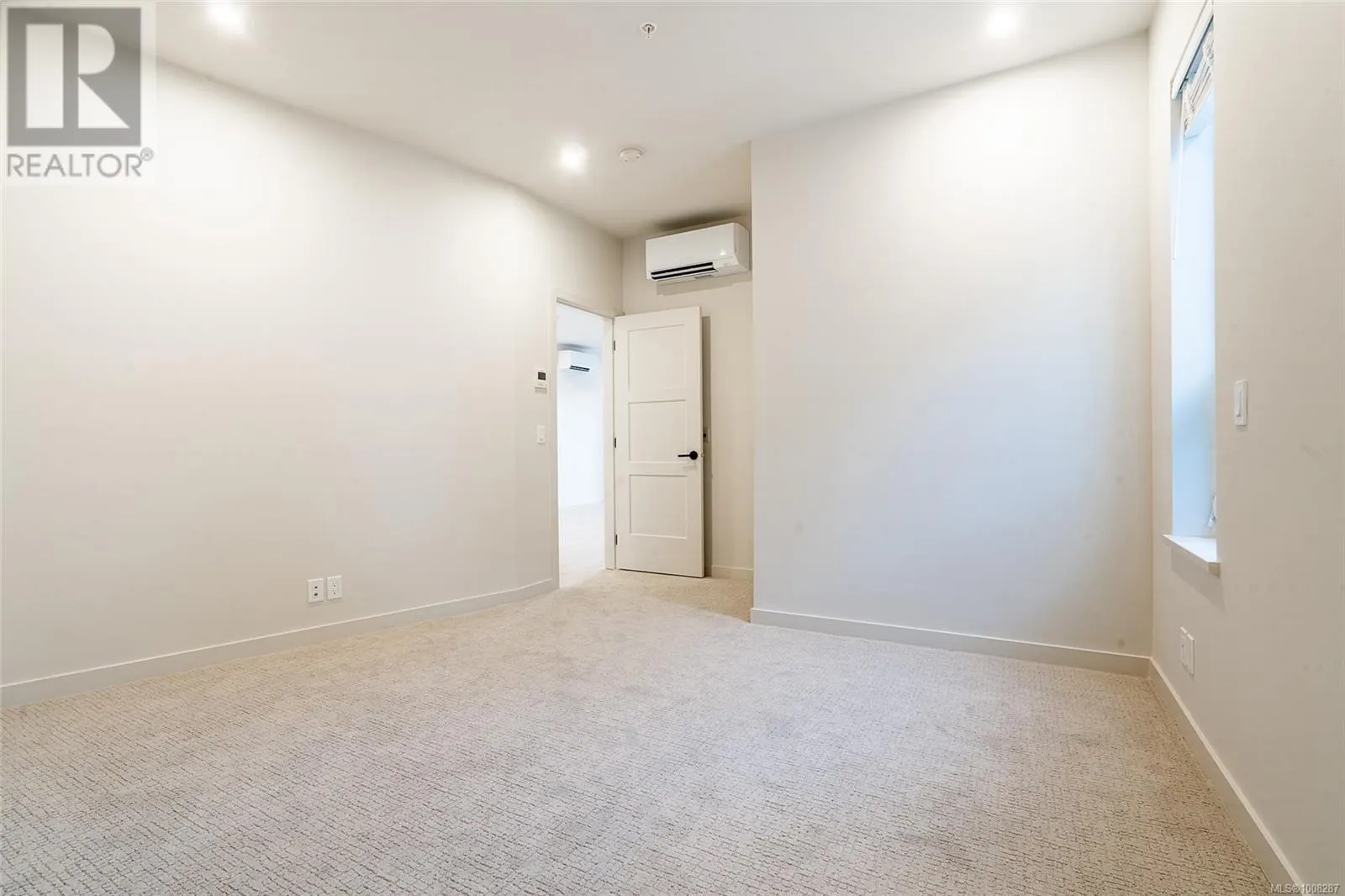 510 958 Pharoah Mews