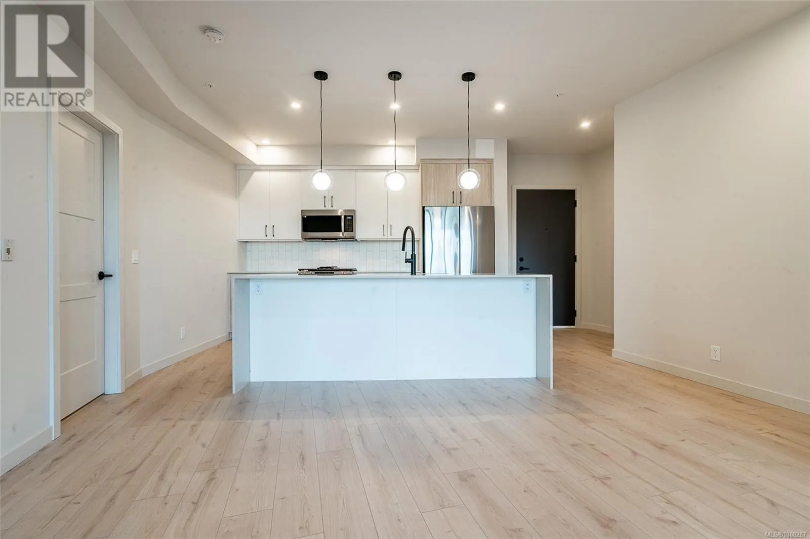 510 958 Pharoah Mews