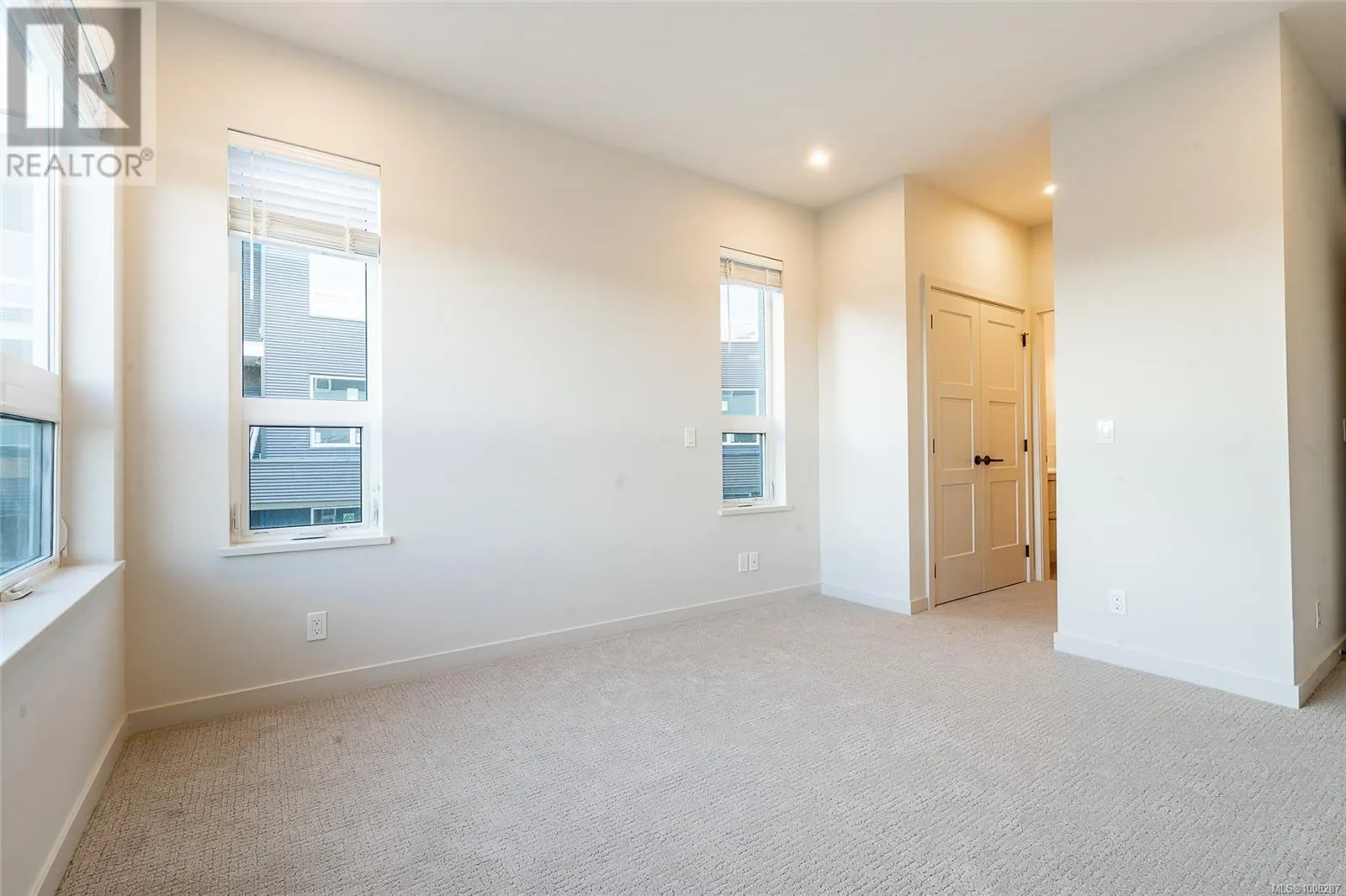 510 958 Pharoah Mews