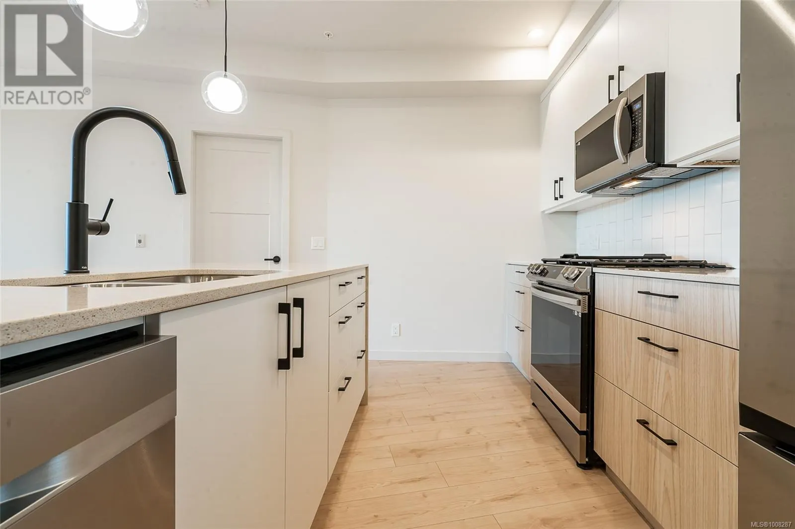 510 958 Pharoah Mews