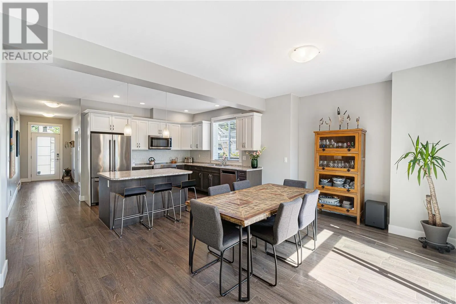 495 Menzies Ridge Dr