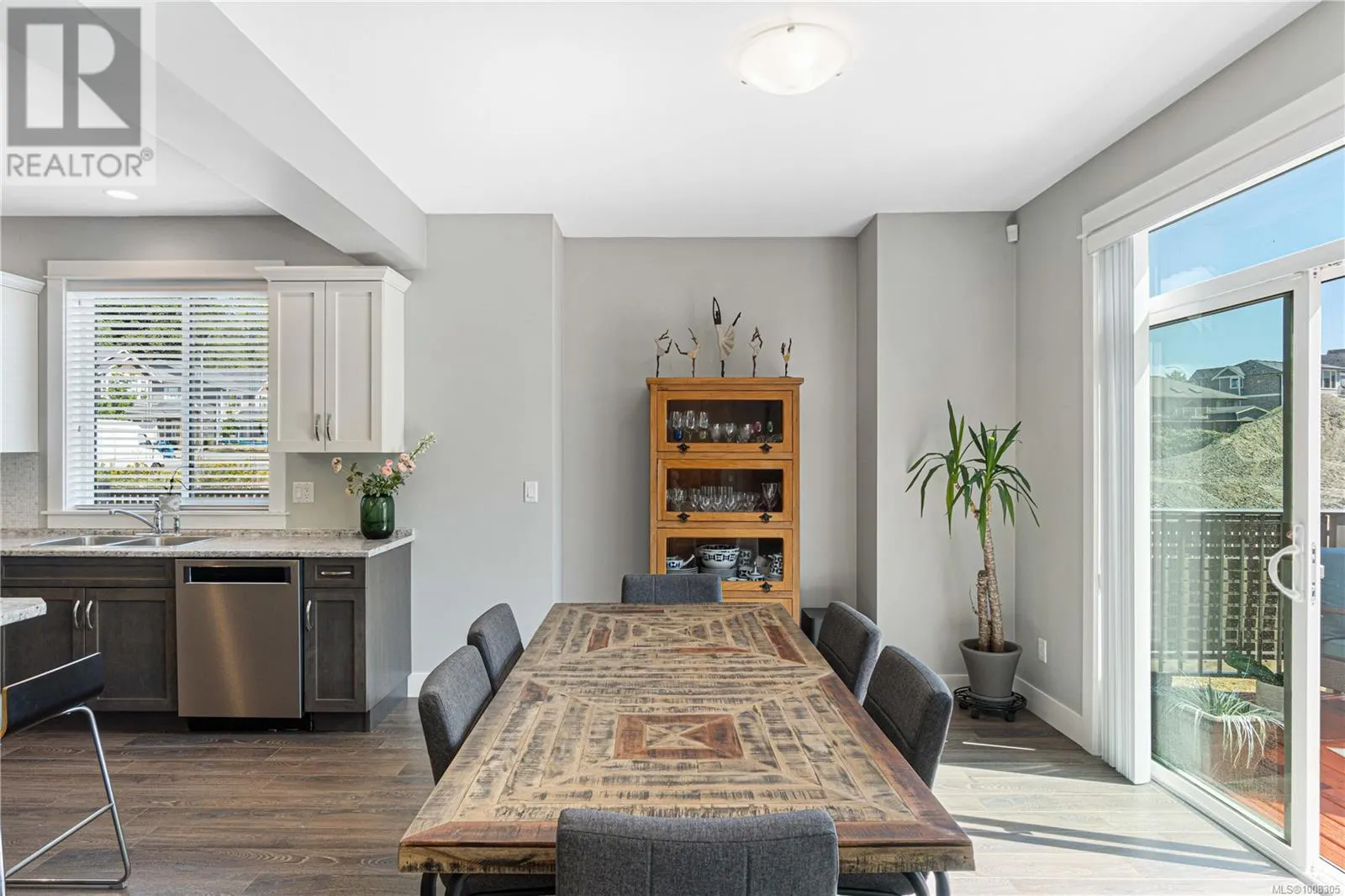 495 Menzies Ridge Dr