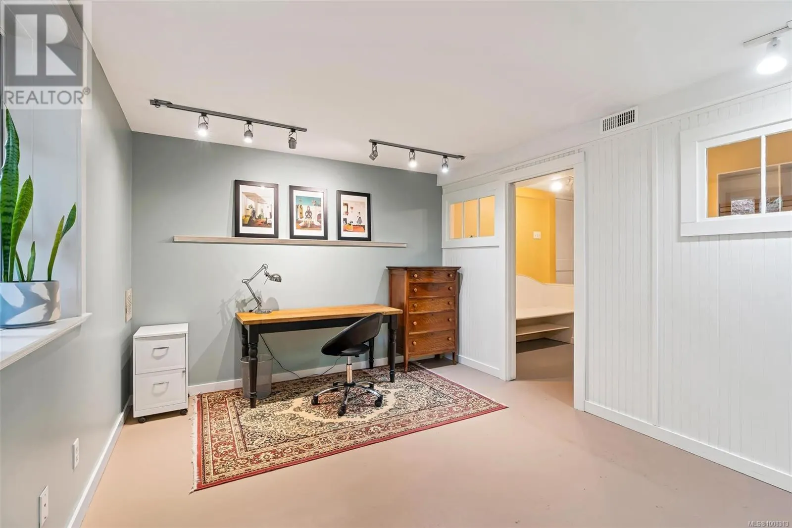4758 Fairbridge Dr