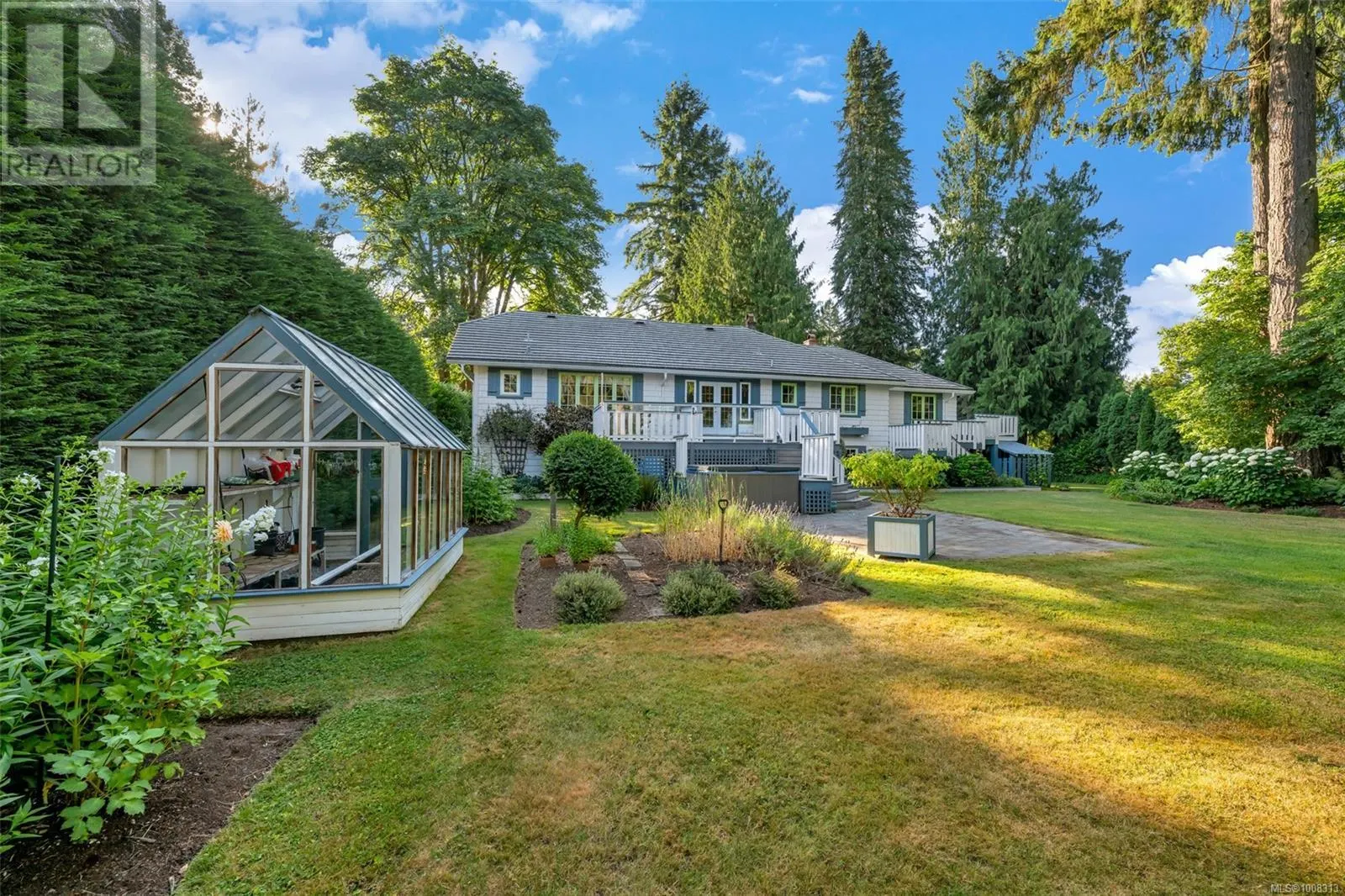 4758 Fairbridge Dr