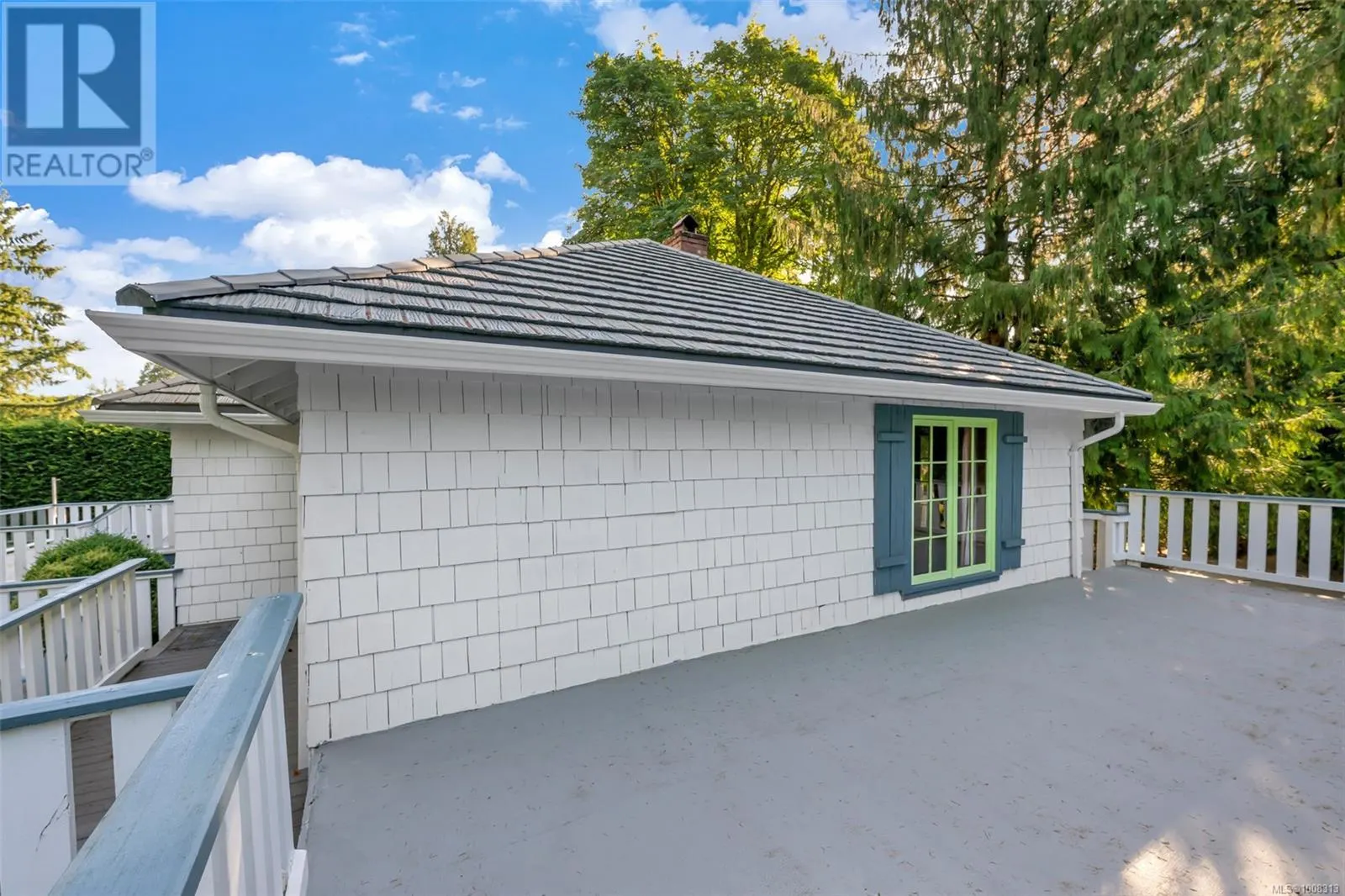 4758 Fairbridge Dr