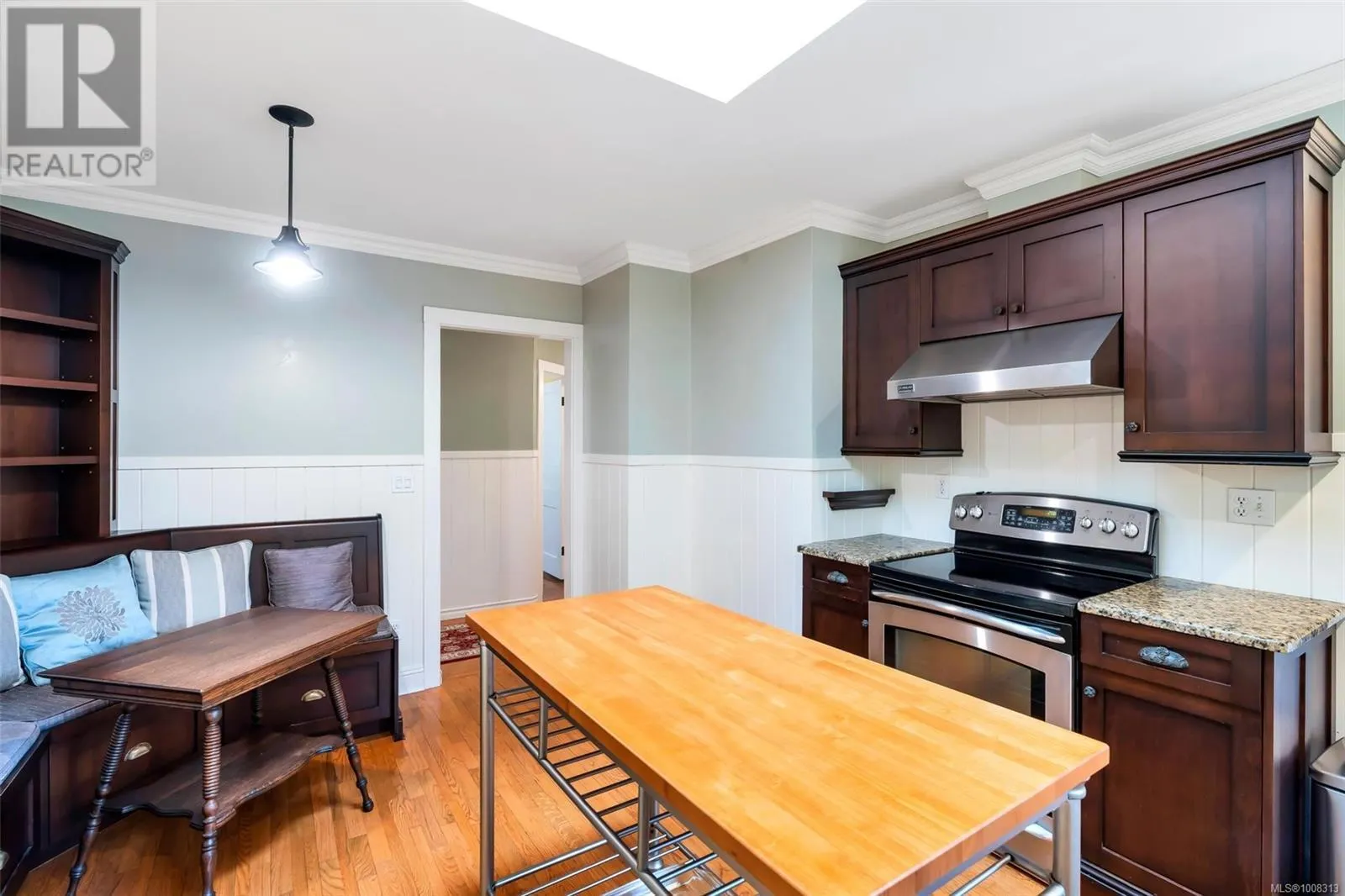 4758 Fairbridge Dr