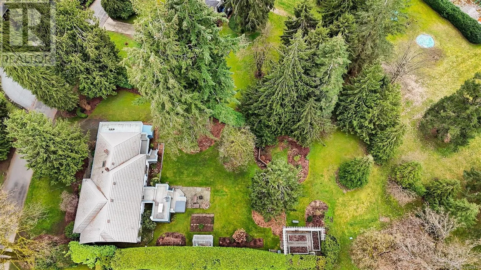 4758 Fairbridge Dr