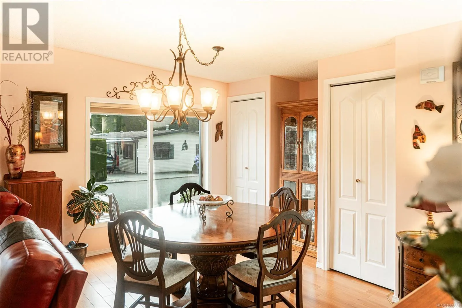 3847 Maplewood Dr