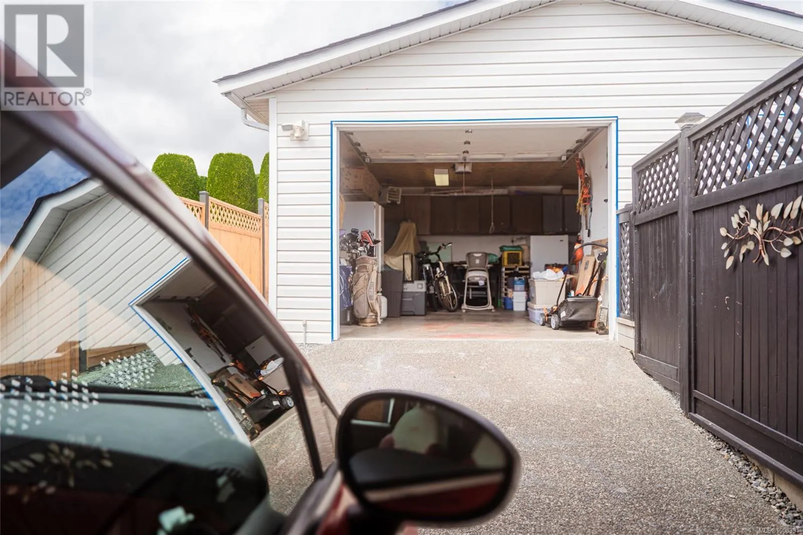 3847 Maplewood Dr