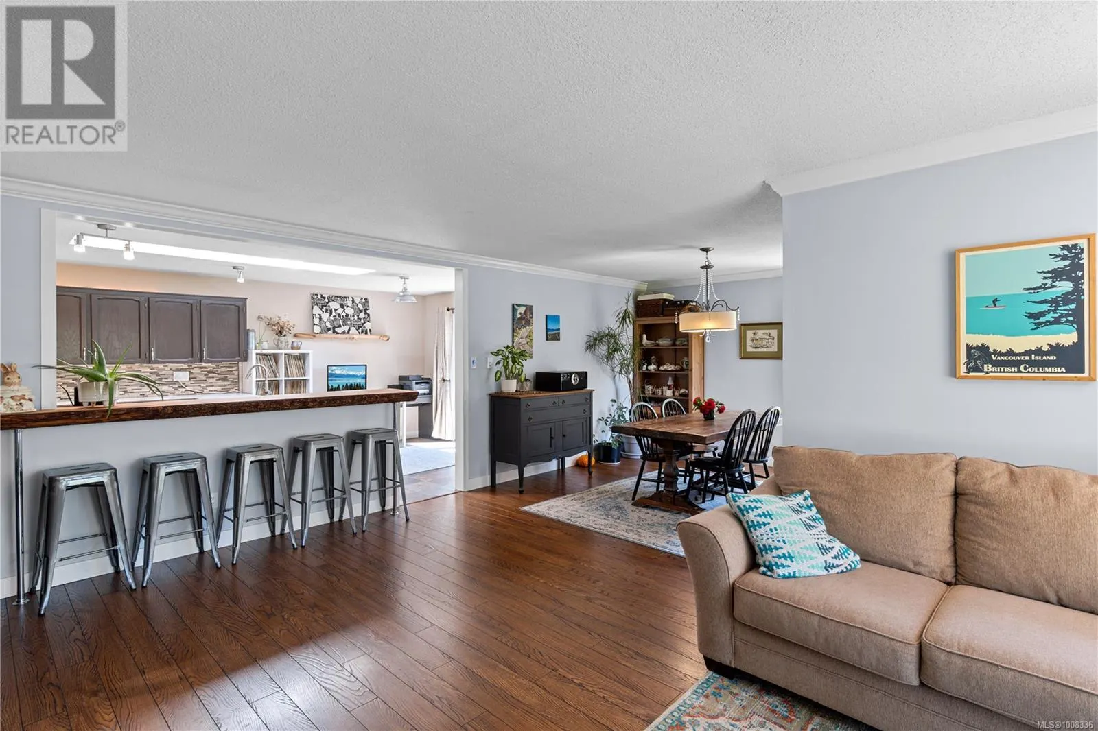 667 Tamarack Dr