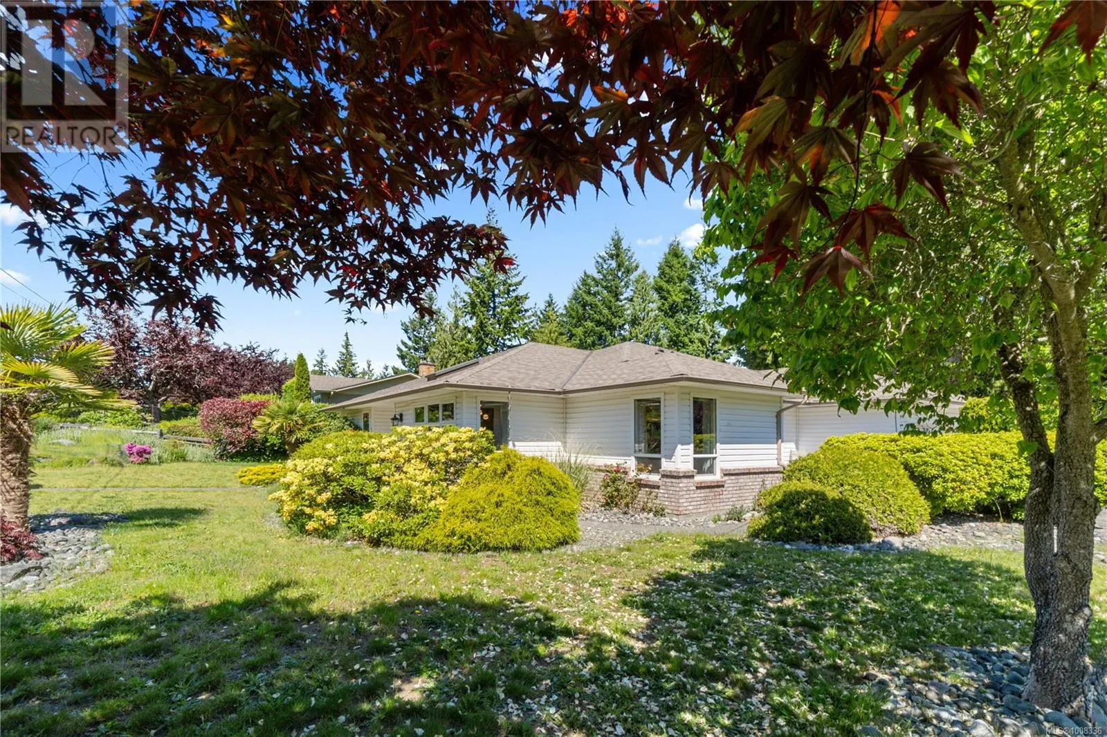 667 Tamarack Dr