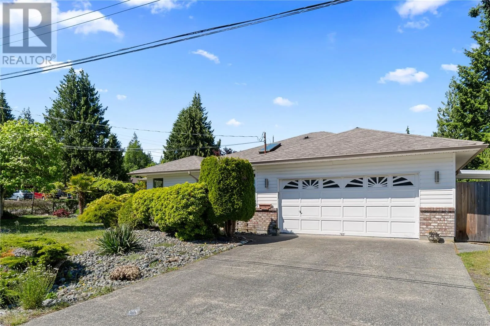 667 Tamarack Dr