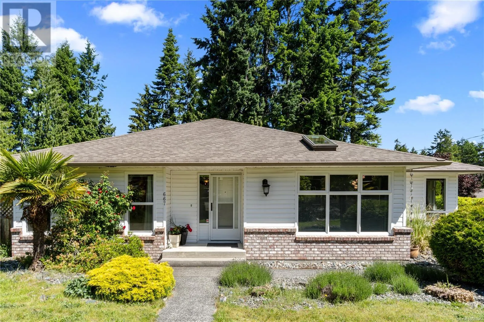 667 Tamarack Dr