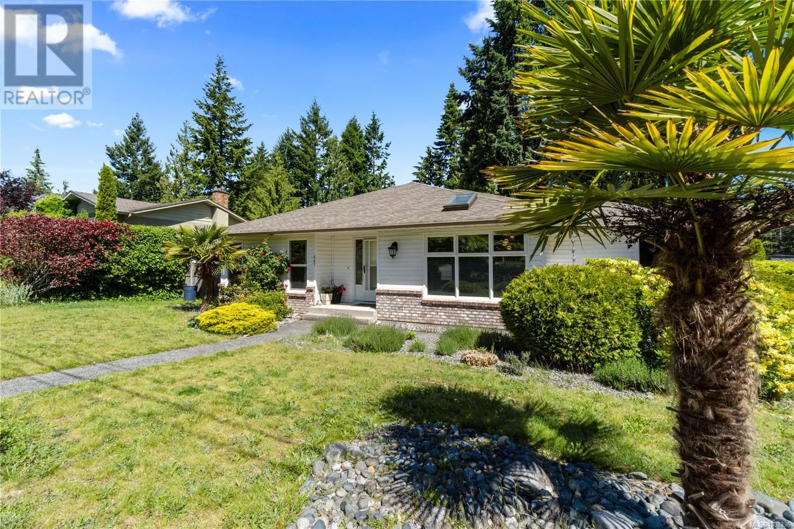 667 Tamarack Dr