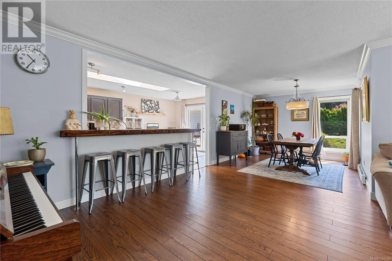 667 Tamarack Dr