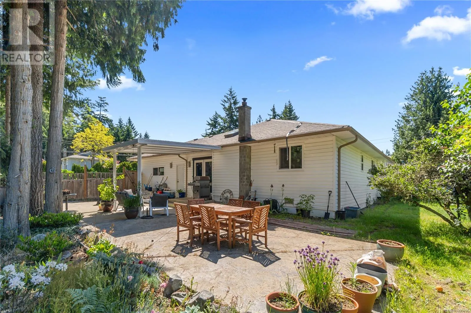 667 Tamarack Dr