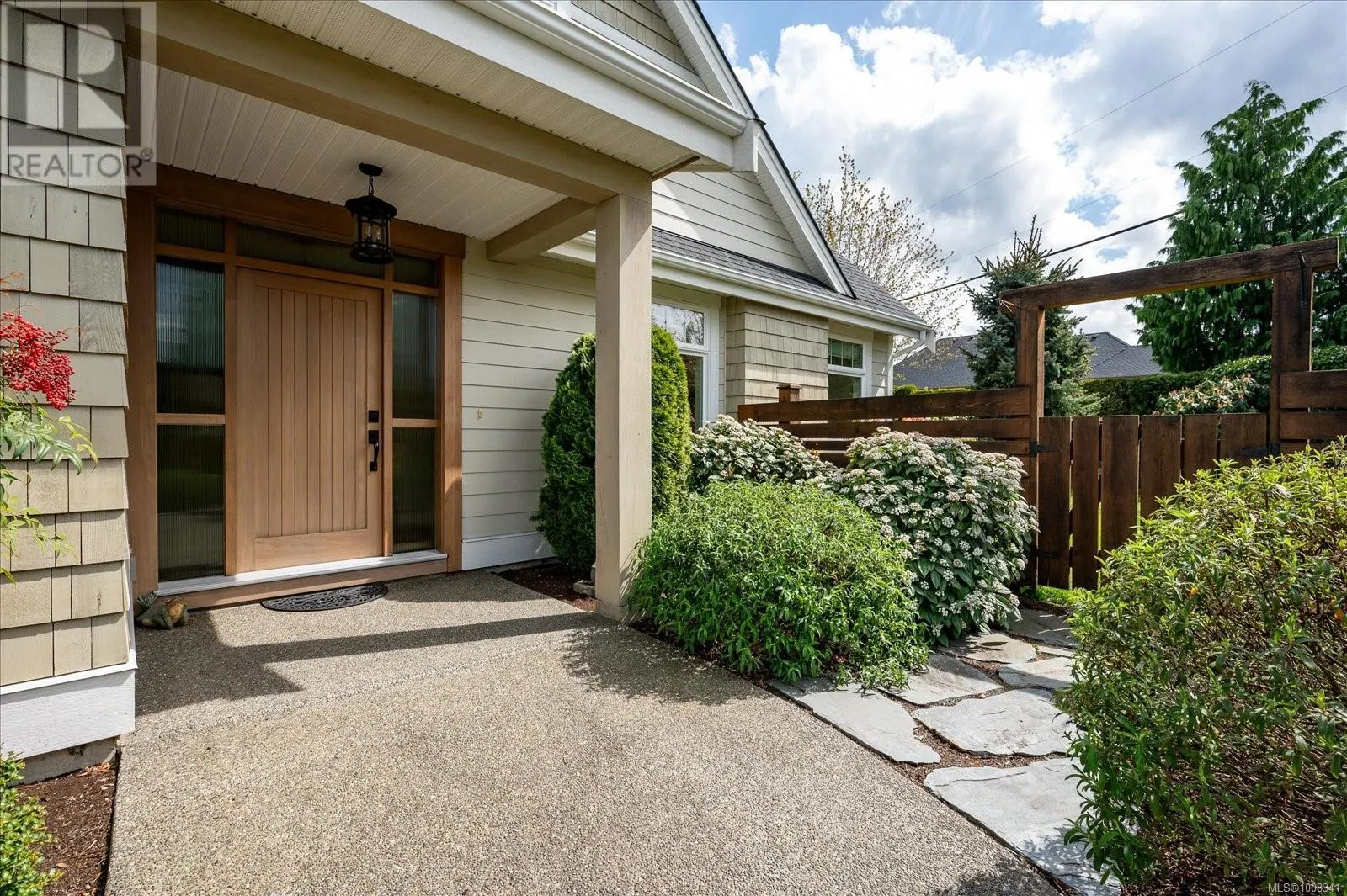672 Lowry's Rd
