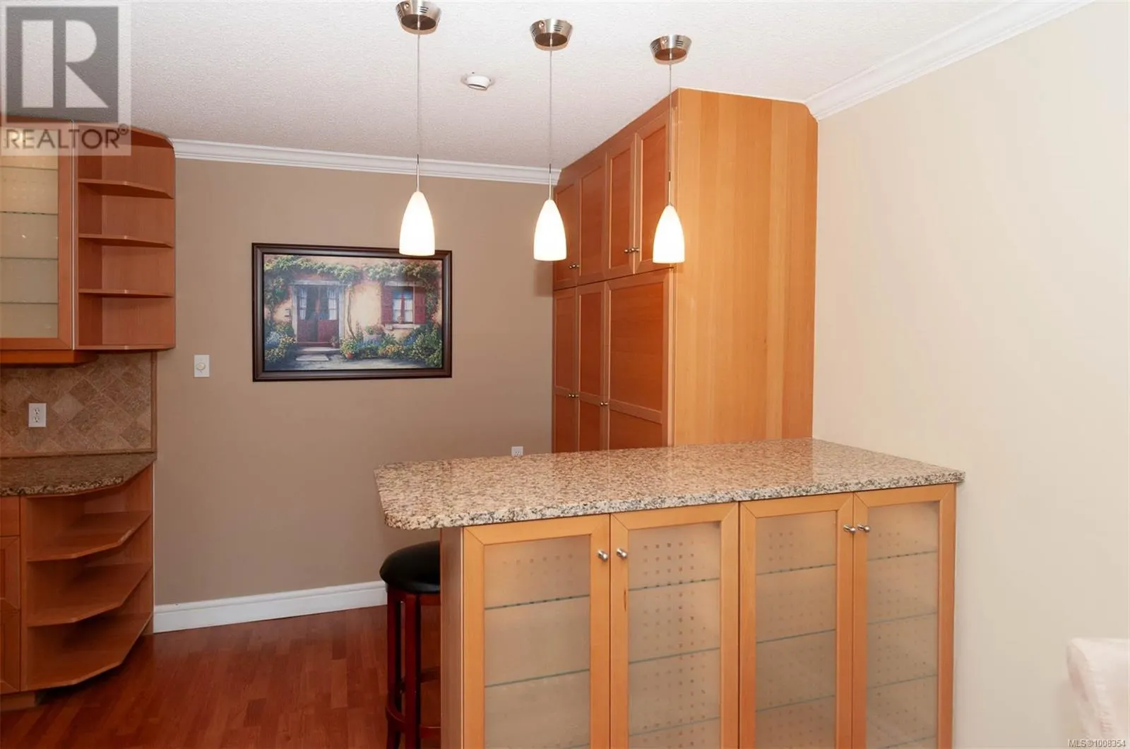 302 1024 Fairfield Rd