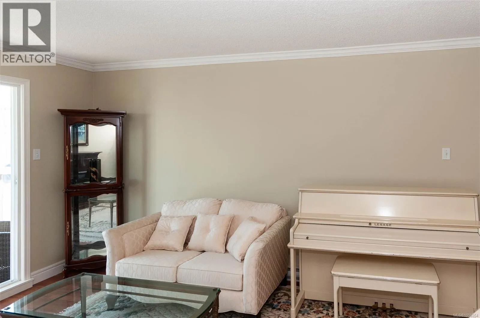 302 1024 Fairfield Rd
