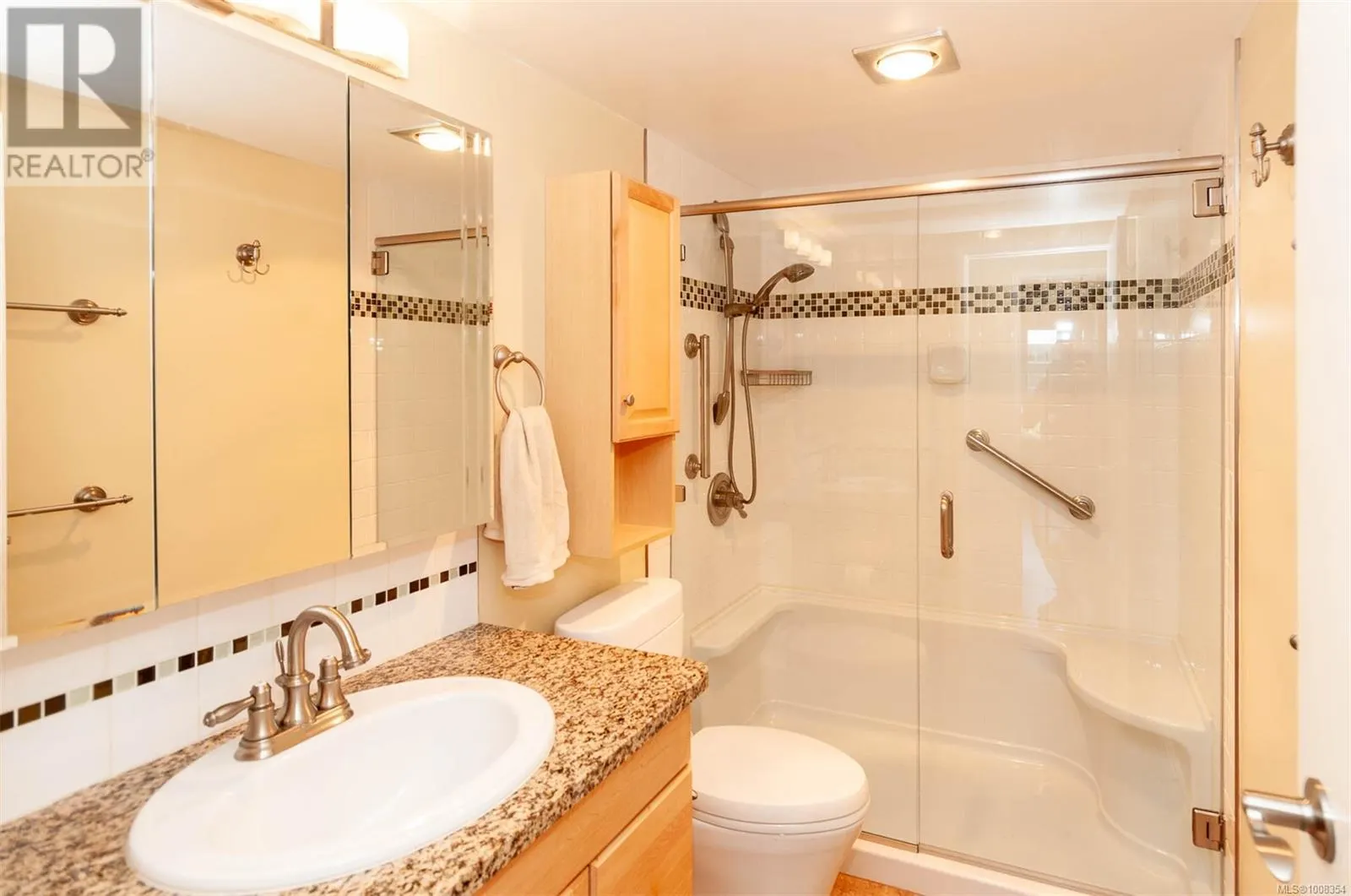 302 1024 Fairfield Rd