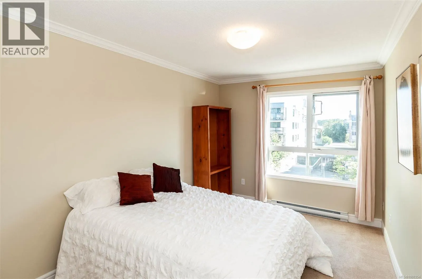 302 1024 Fairfield Rd