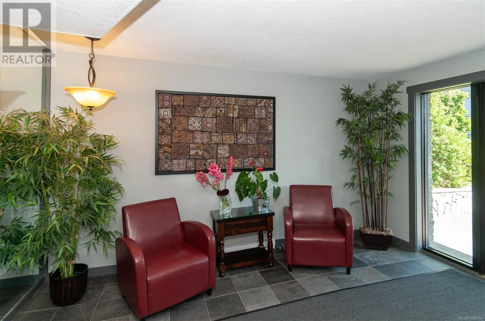 302 1024 Fairfield Rd