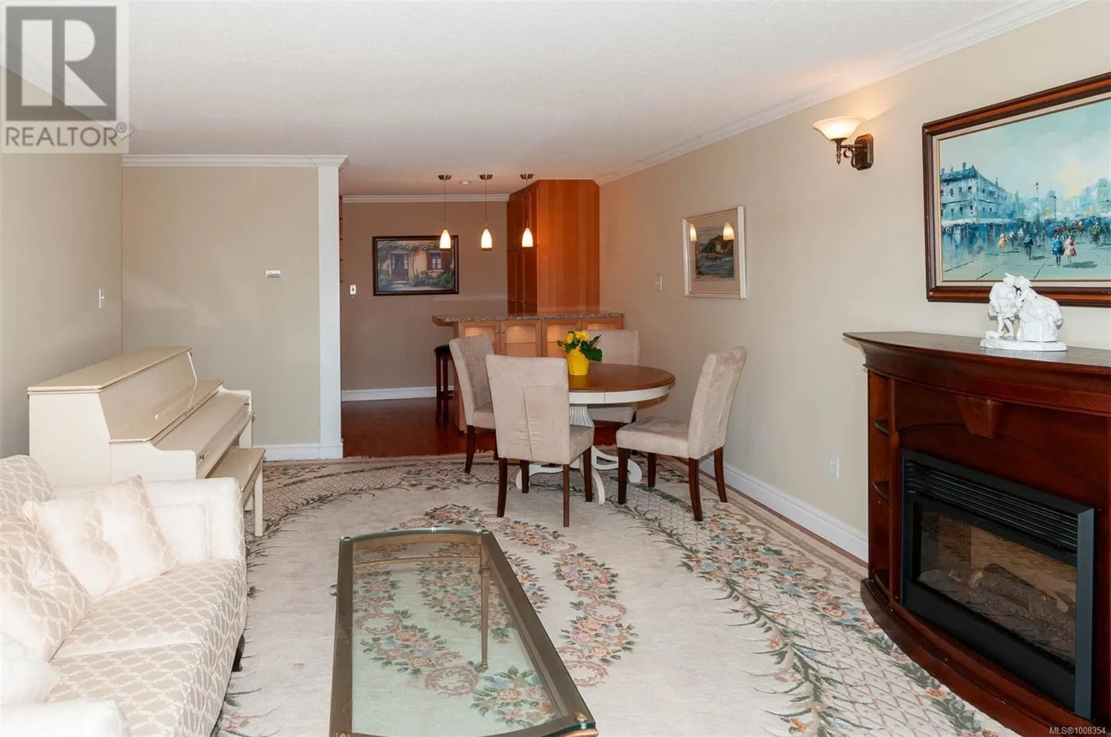 302 1024 Fairfield Rd