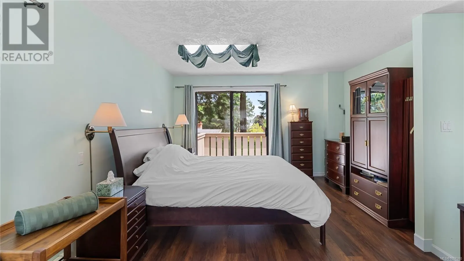 2059 Saltair Pl