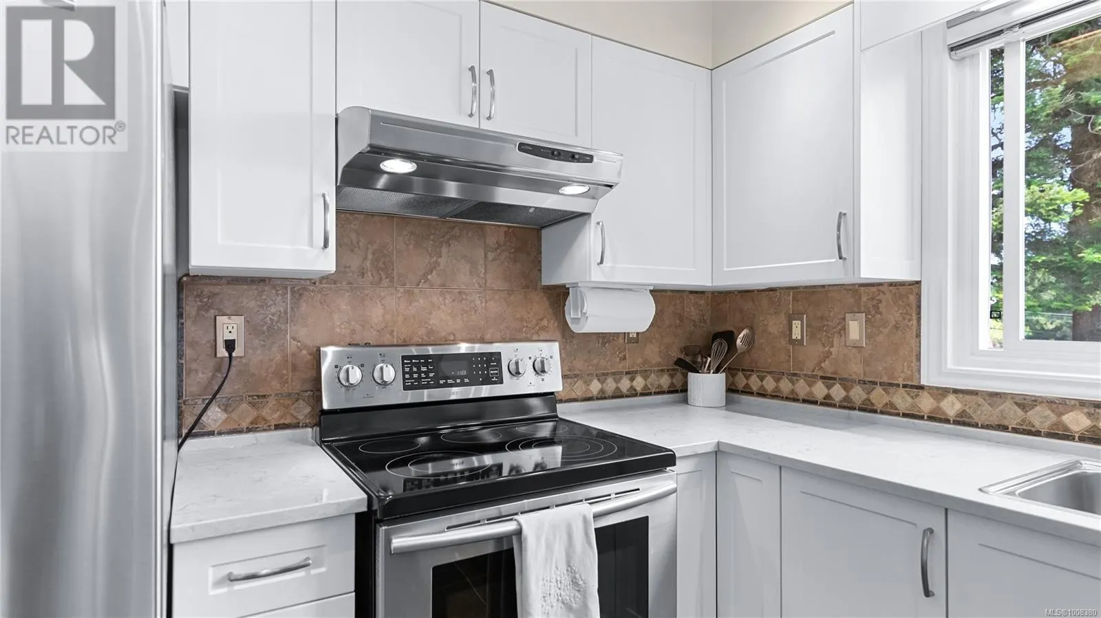 2059 Saltair Pl