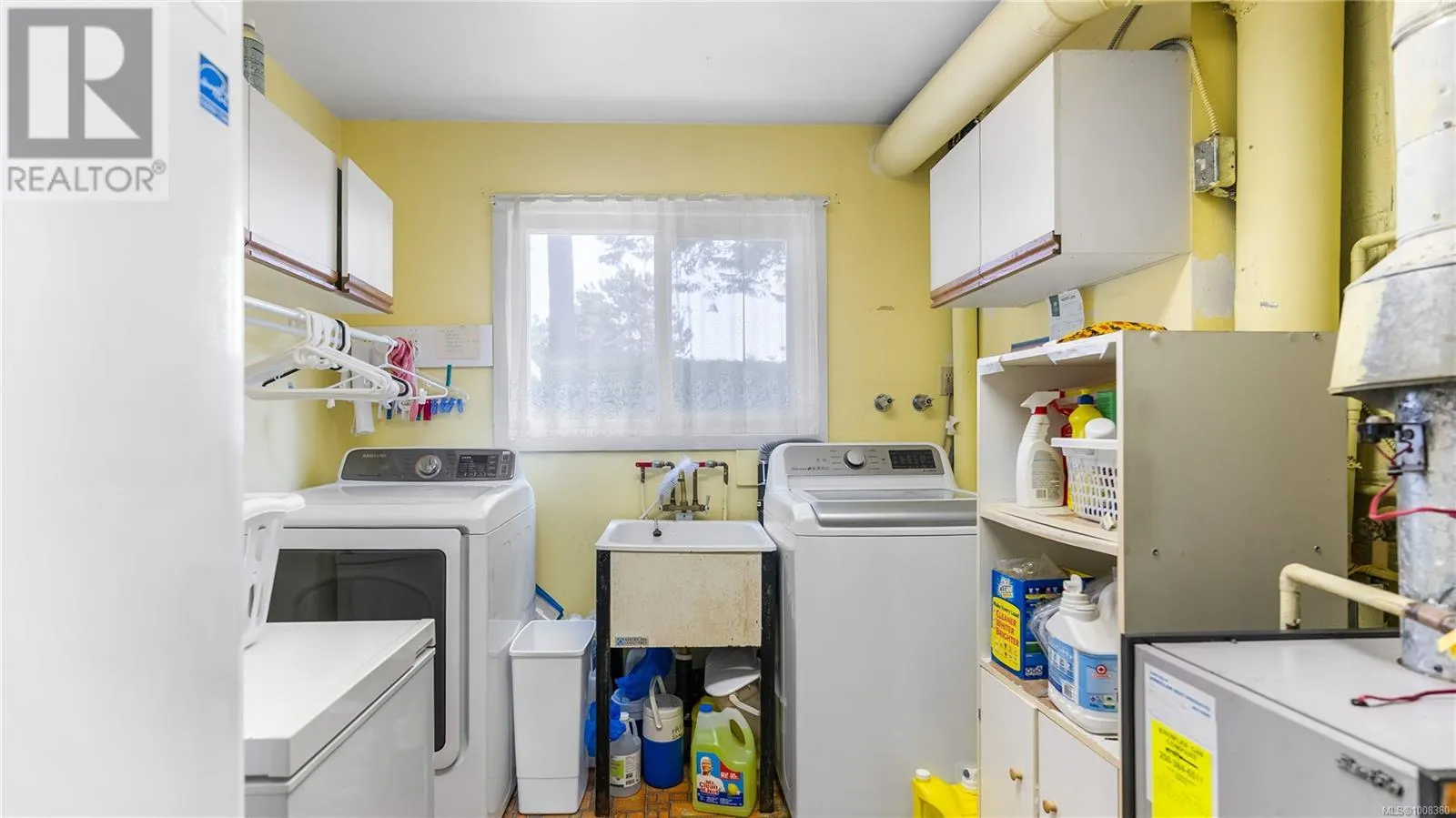 2059 Saltair Pl