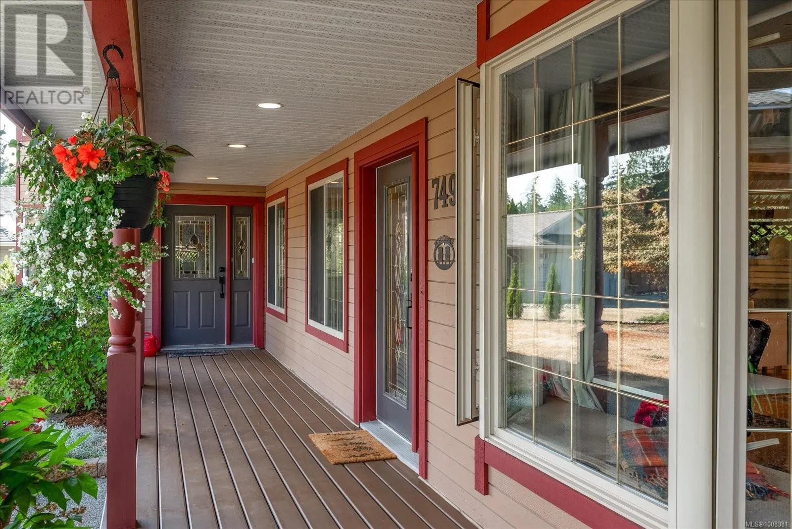 749 Redwood Dr