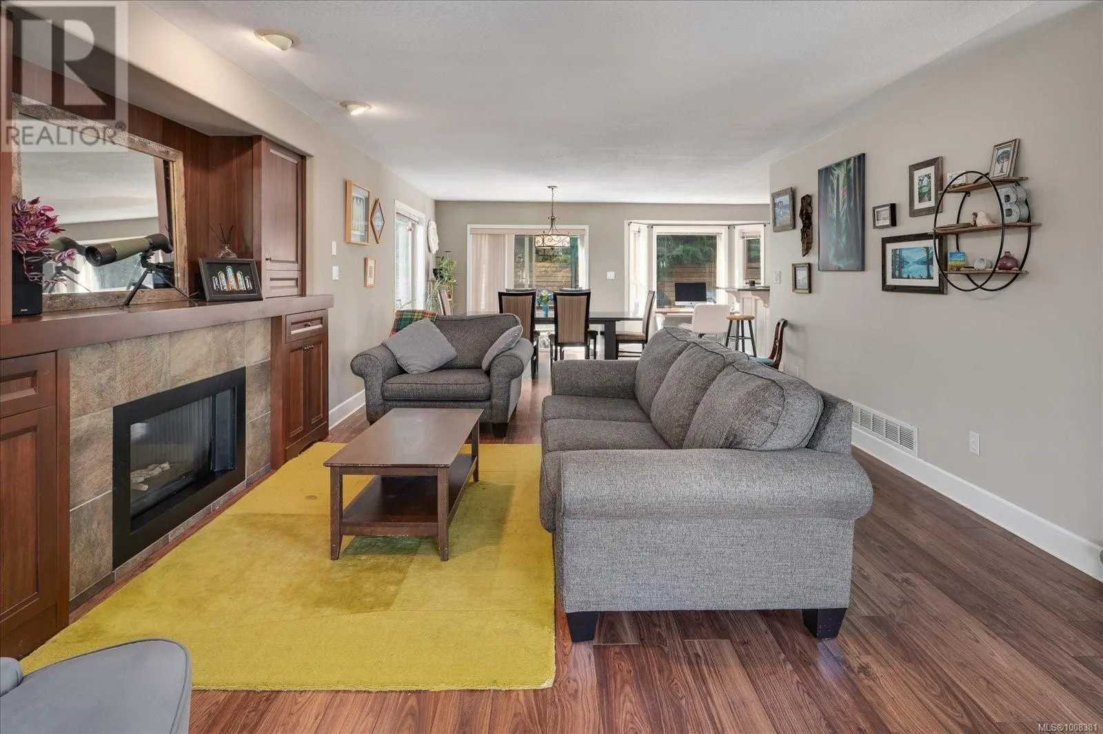 749 Redwood Dr