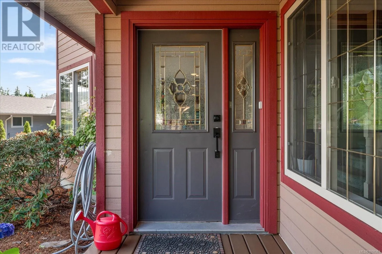 749 Redwood Dr