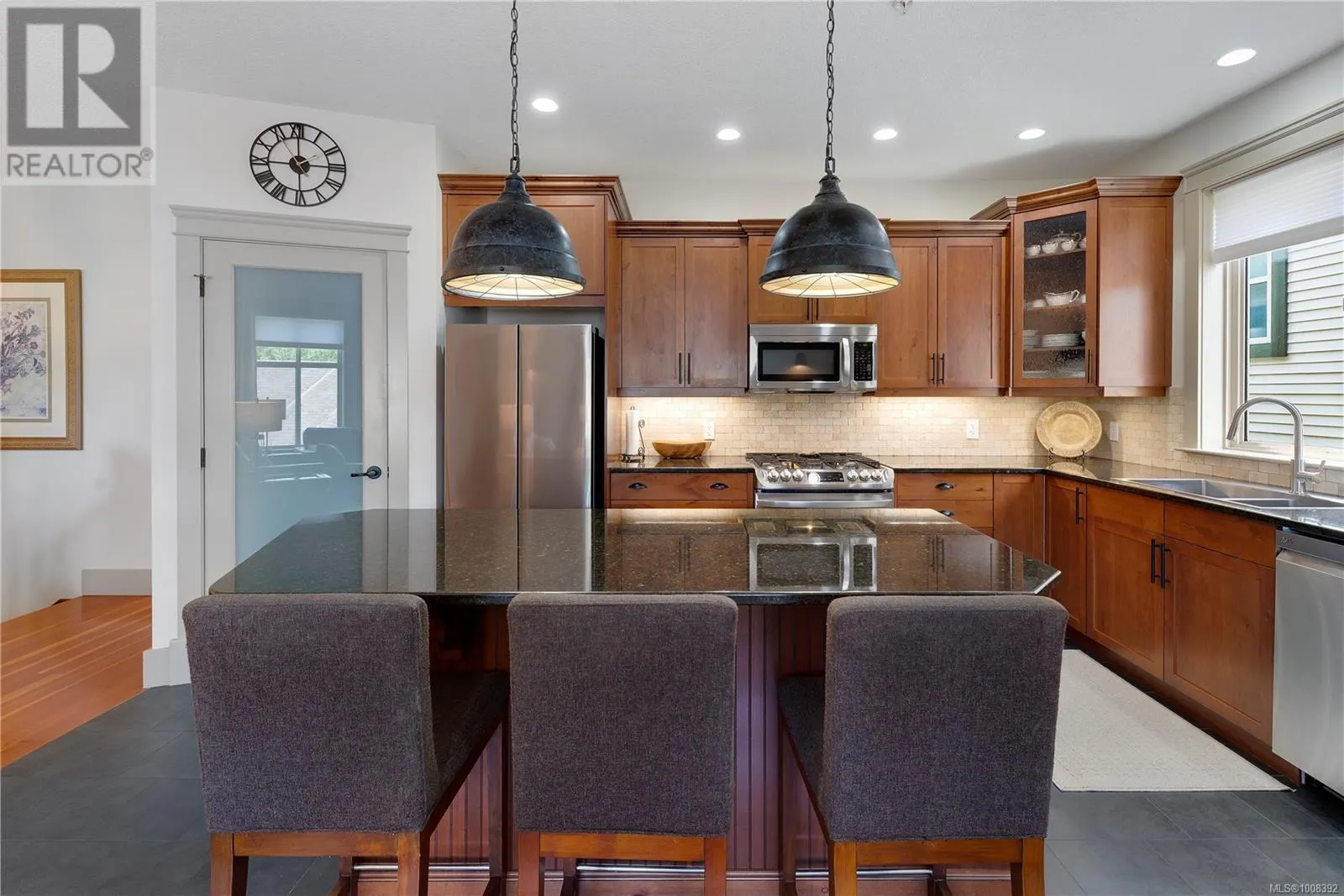 4808 Bridgewood Close