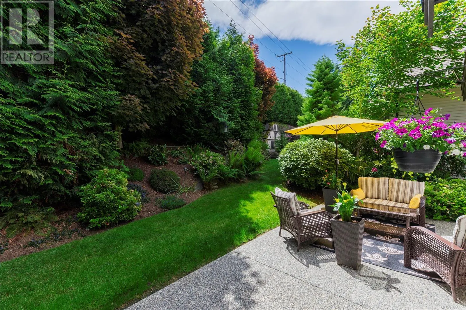 4808 Bridgewood Close