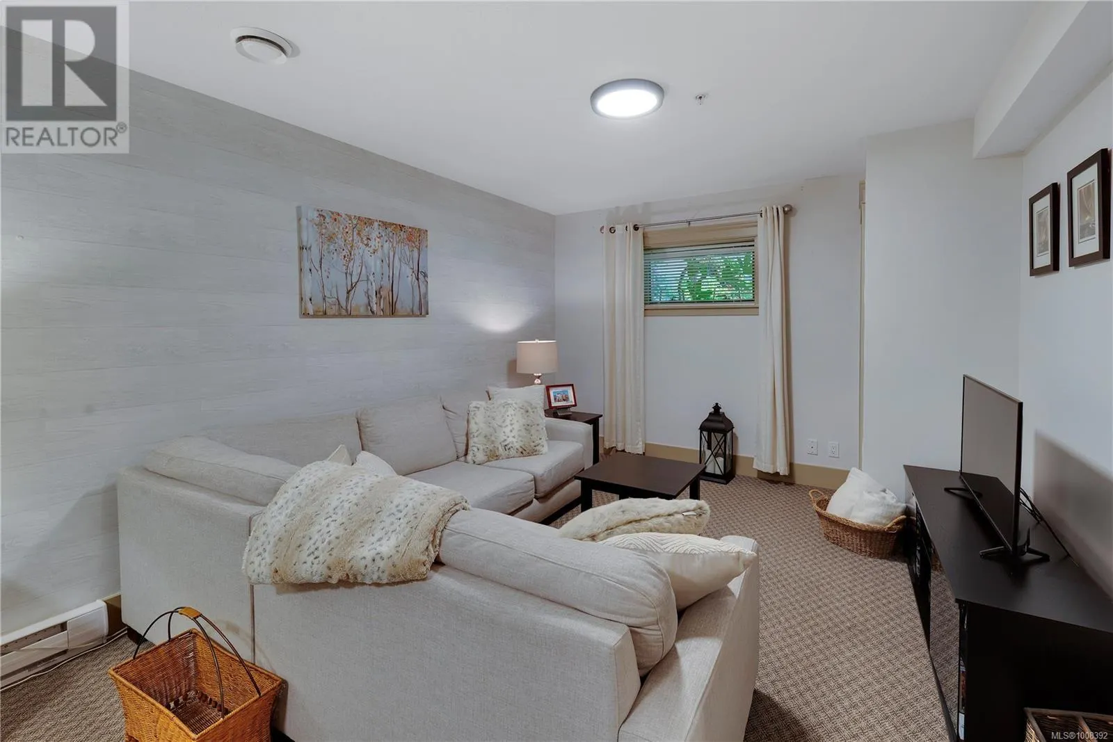 4808 Bridgewood Close