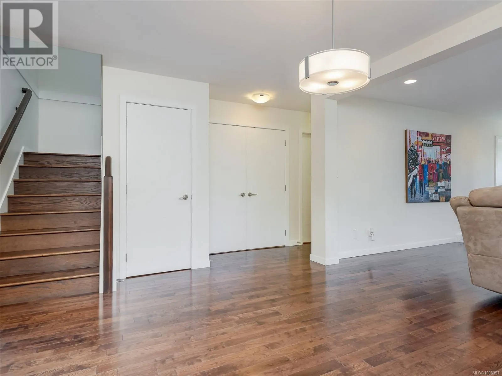 1026 Tillicum Rd