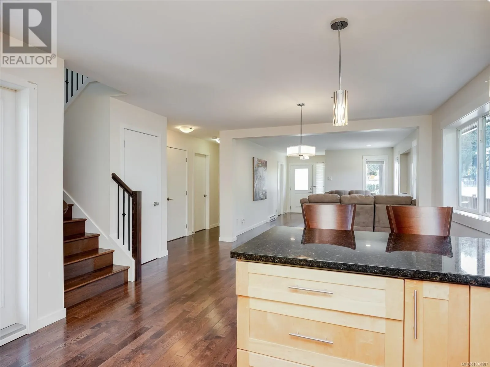 1026 Tillicum Rd