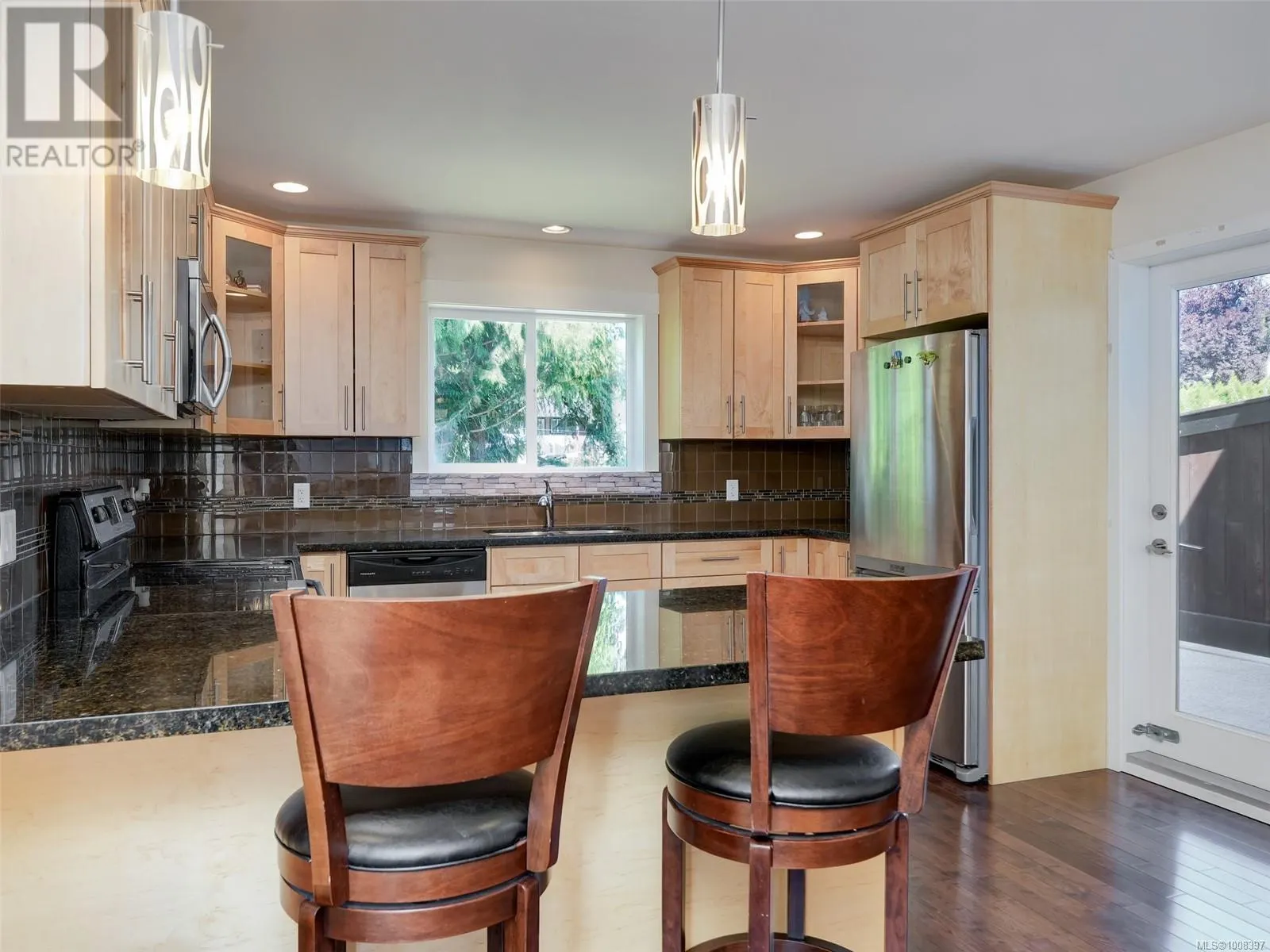 1026 Tillicum Rd
