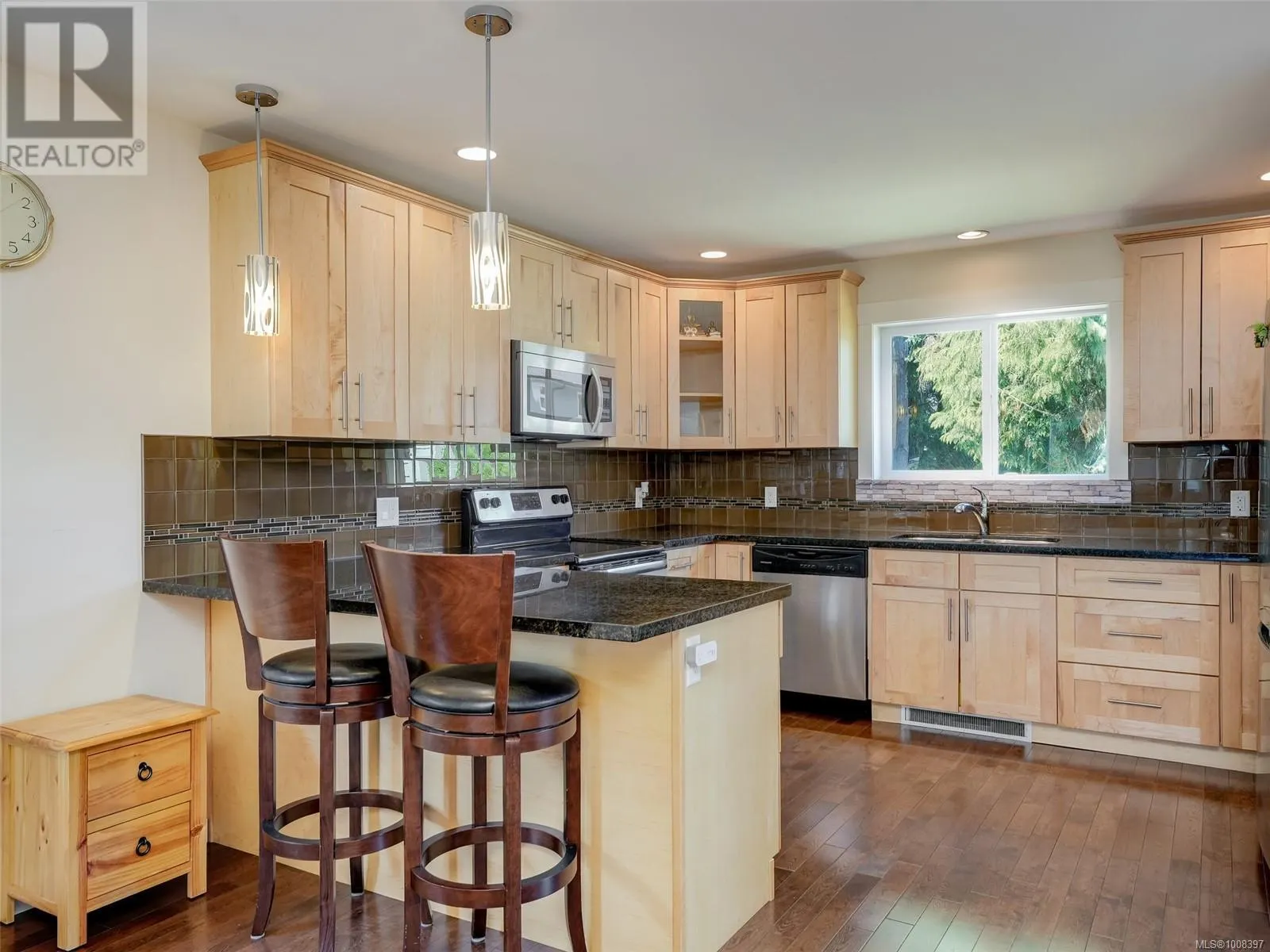 1026 Tillicum Rd
