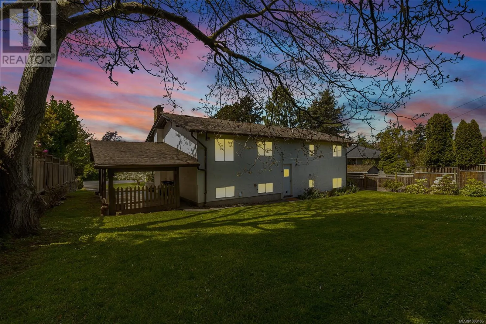 3928 Cadboro Bay Rd